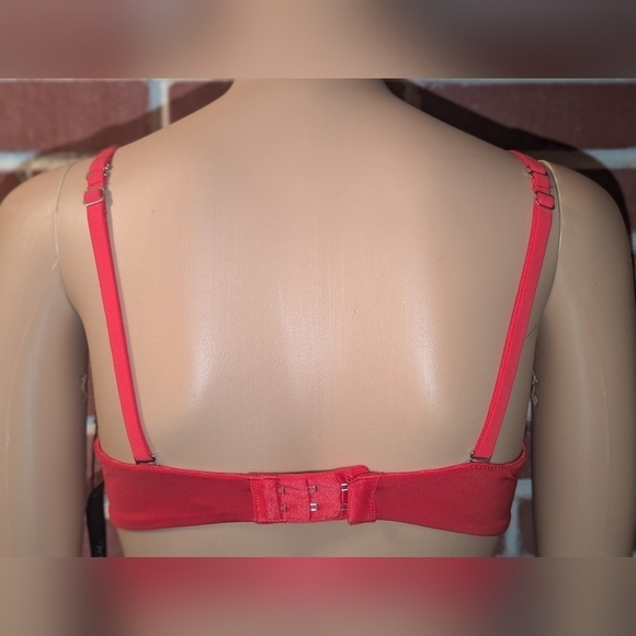 New without tags. Red Convertible Montelle Bra. 34C. - Picture 6 of 15